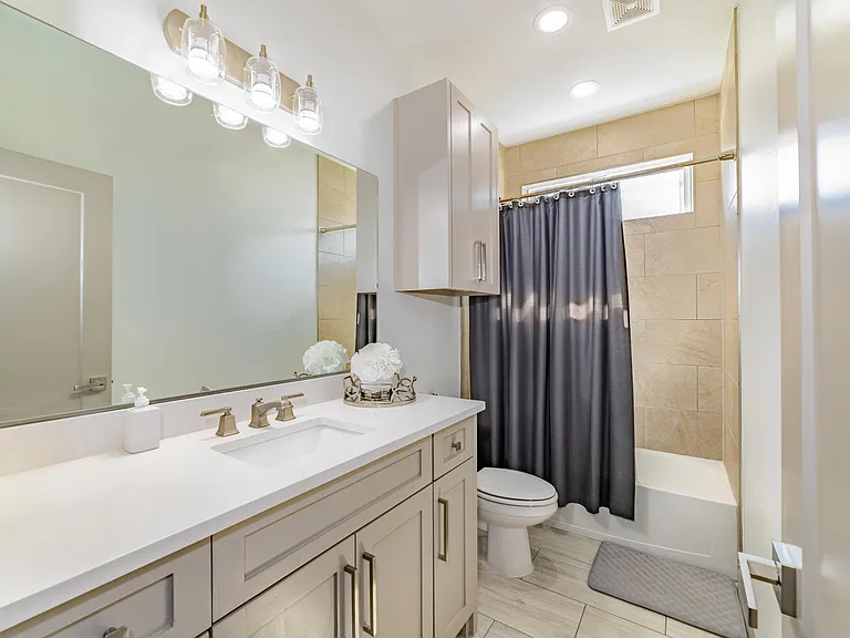 1144 Kathy Ln — Photo 2