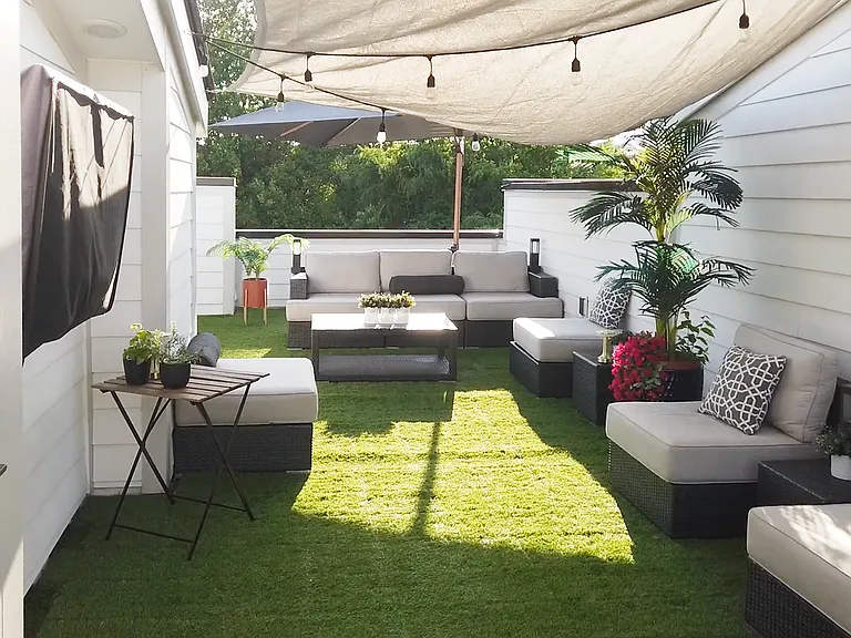 Gorgeous private rooftop space. TV mount & sail included.