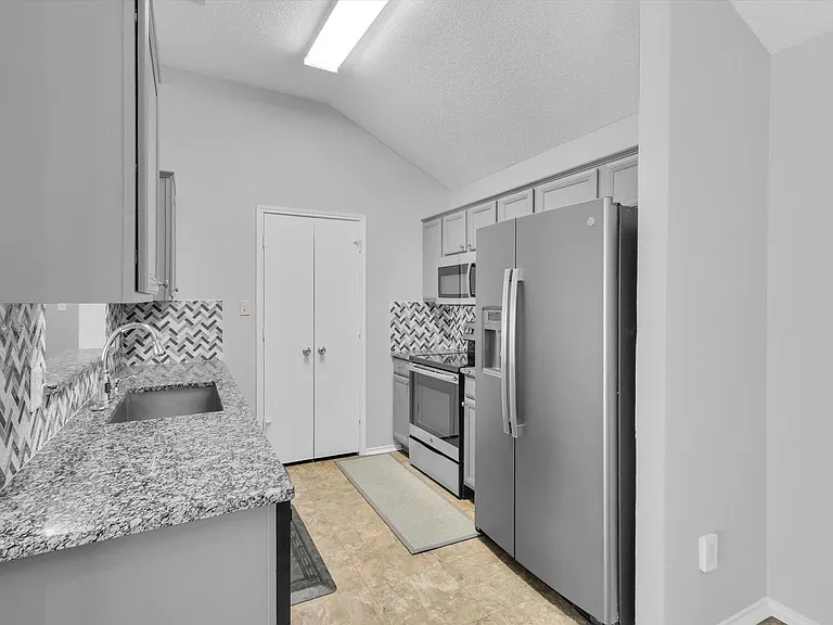 7520 Arbor Hill Dr — Photo 10