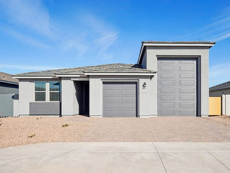 Estrella Crossing - Opal RV Garage Interior Image 1