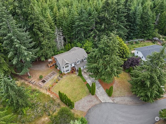 5th image of 270 E Fairfield Court