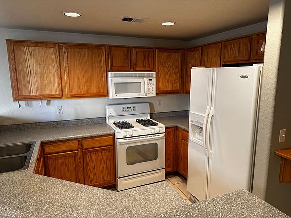 3rd image of 6800 Vista Del Norte Dr NE #2714