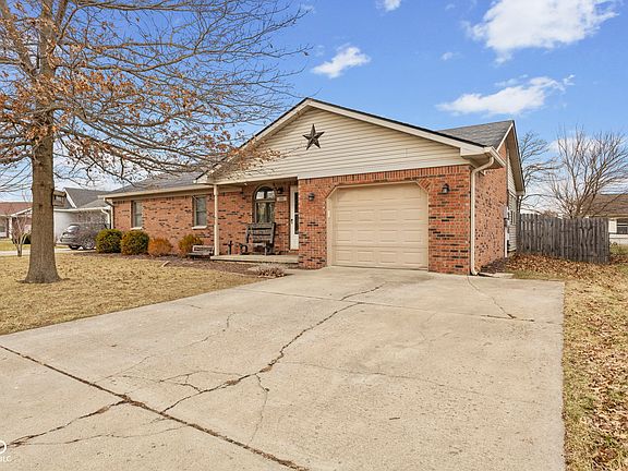 2nd image of 1282 Pin Oak Ct
