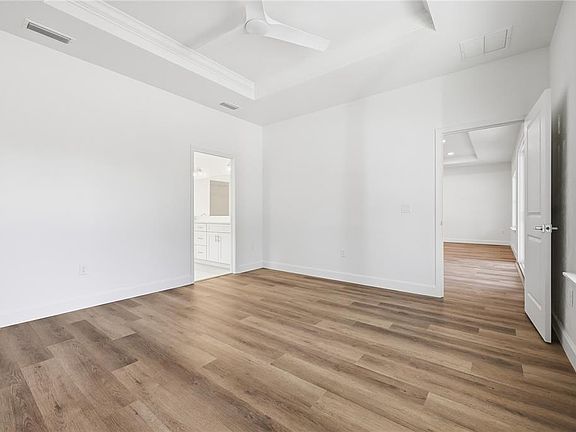 4th image of 1072 SW 67th Way