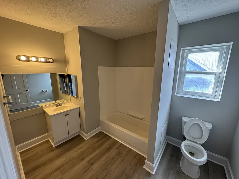 226 N Raleigh St — Photo 13