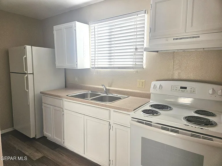 11054 Sunshine Ct — Photo 4