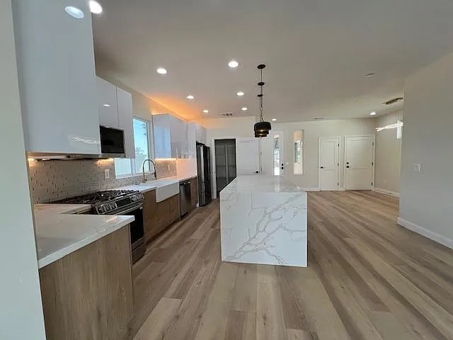 430 Emilia Pl — Photo 3