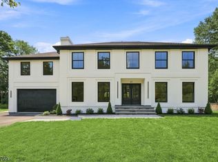 41 Pino Ct, Clifton City, NJ 07013