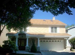 132 Kenilworth Ave, Glen Ellyn, IL 60137