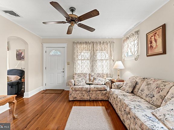 5th image of 57 Charlotte Ave