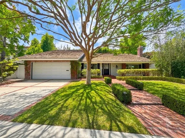 1844 Newport Hills Dr E, Newport Beach, CA 92660