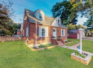 26 Adams St W, East Islip, NY 11730