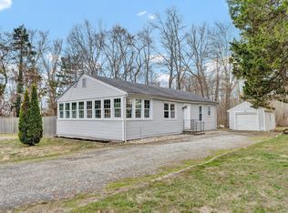 14 Denmore Ln, Old Saybrook, CT 06475
