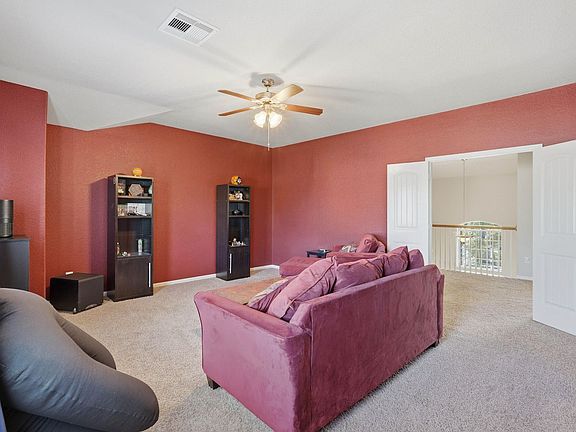 5th image of 127 Sweetleaf Grove Ln