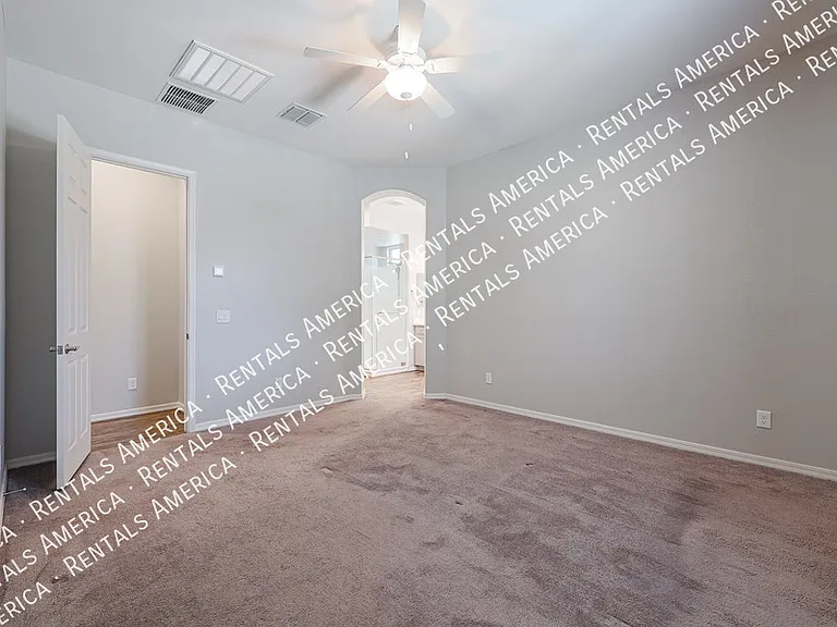 4429 E Jones St — Photo 10