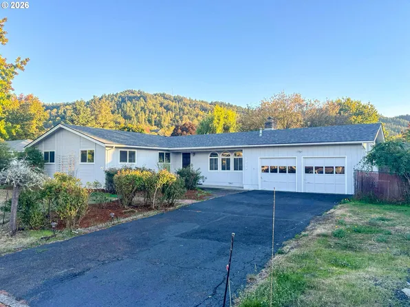3085 W Shasta Ave, Roseburg, OR 97471