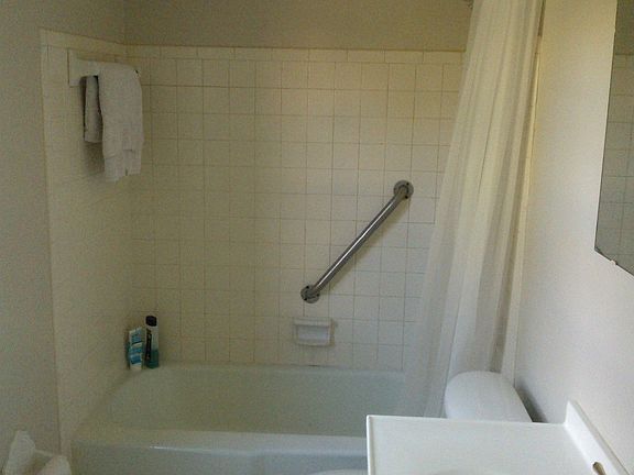 5th image of 524 Georgetown B Dr