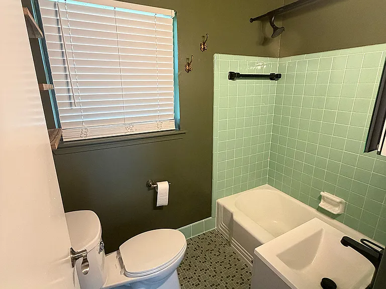 909 Clearview Ave — Photo 9