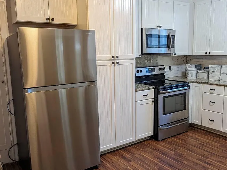 1402 S Donnybrook Ave — Photo 14