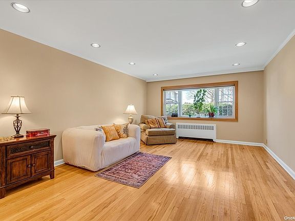 3rd image of 1599 Lakeview Dr