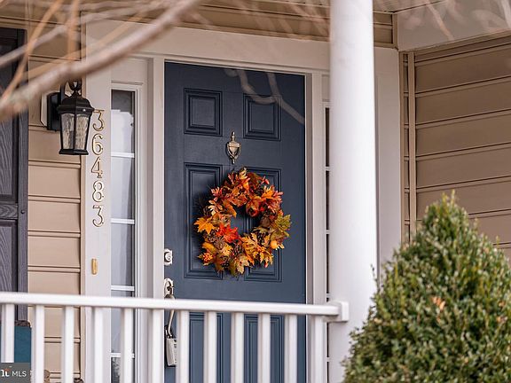 4th image of 36483 Winding Oak Pl