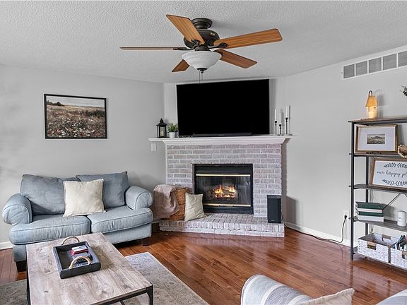 2nd image of 4261 Victorian Dr