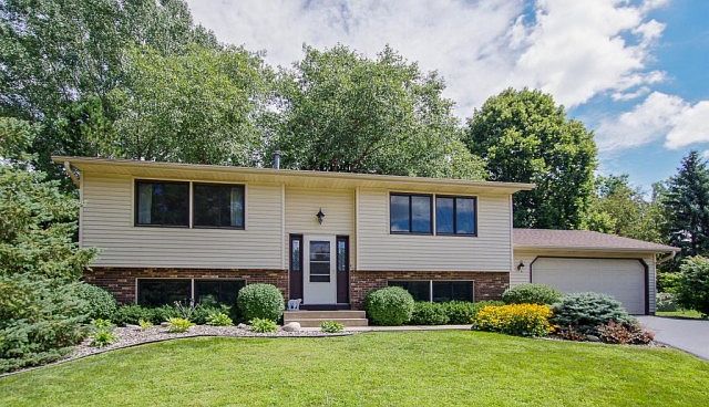 1st image of 3548 Glen Oaks Ct