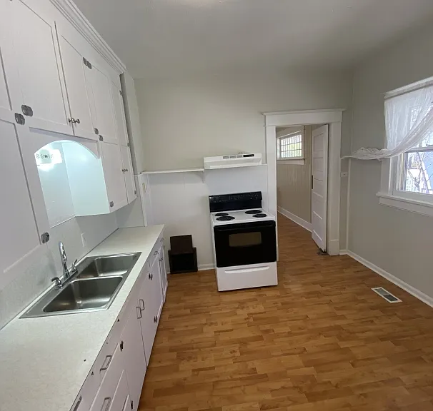 430 S 8th Ave — Photo 5