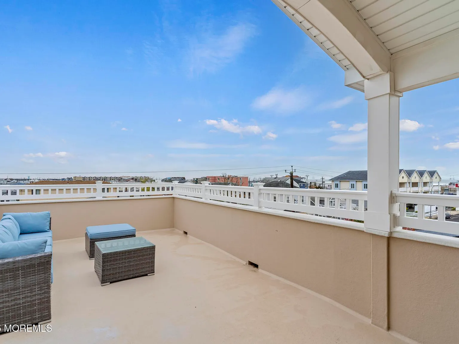 4 bed, 4.5 bath, 3000 sqft, $3,500 — Photo 4