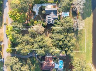 207 Old Plantation Dr W, Beaufort, SC 29907