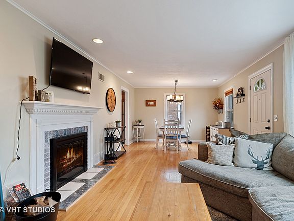 5th image of 141 School St