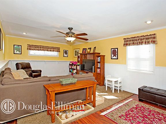 3rd image of 18 Kensington Ave
