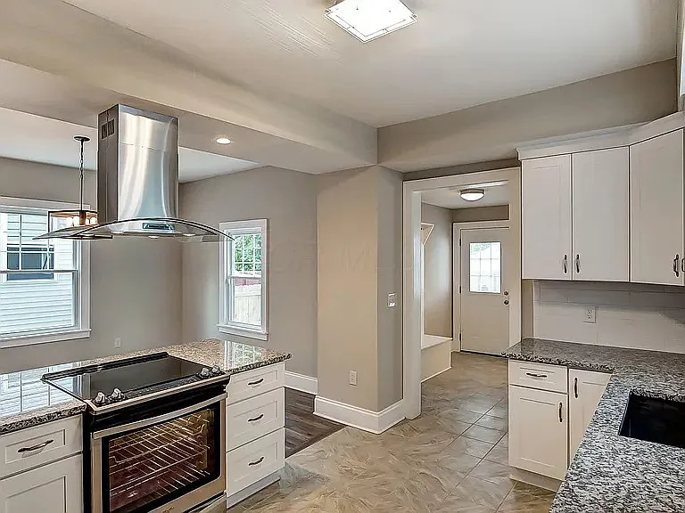895 S Champion Ave — Photo 8