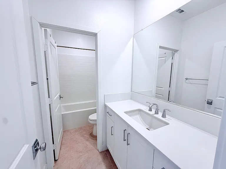 2750 182nd St #111 — Photo 16