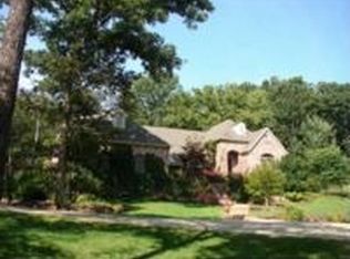 563 N Cato Springs Rd, Fayetteville, AR 72701