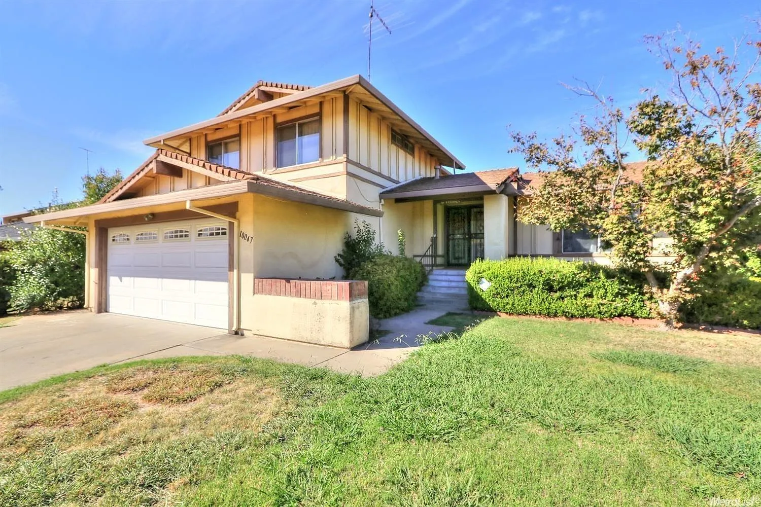 10047 Bromley Way photo 1