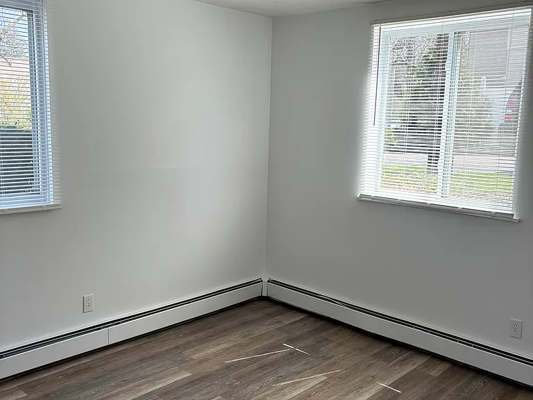 104 W Pulteney St #102 — Photo 5