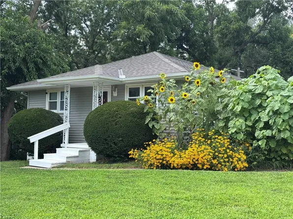 101 W Highland Ave, Saint Joseph, MO 64505
