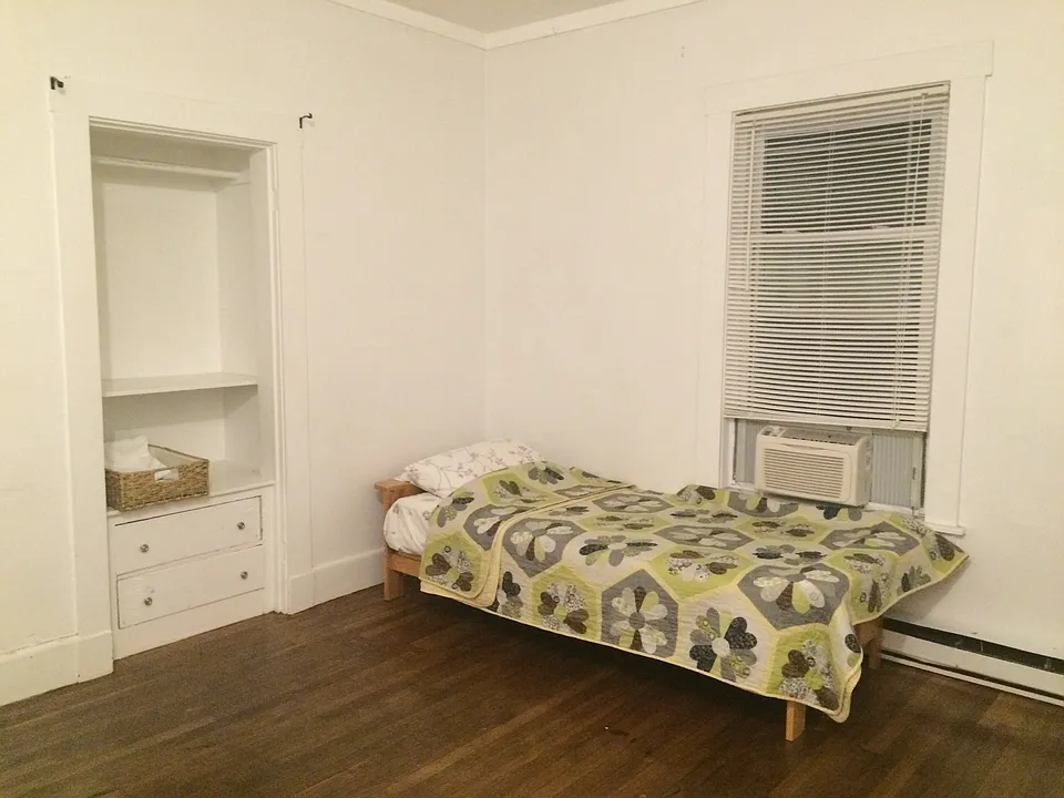 38 Gordon St #1