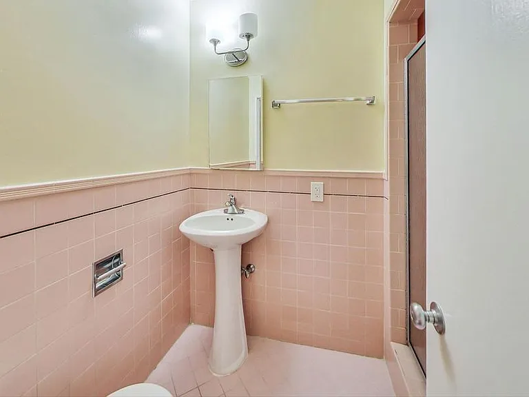 2208 Lakeshore Ave #311 — Photo 18
