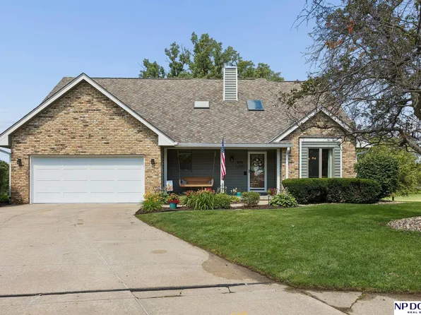 1255 Limerick Rd, Papillion, NE 68046