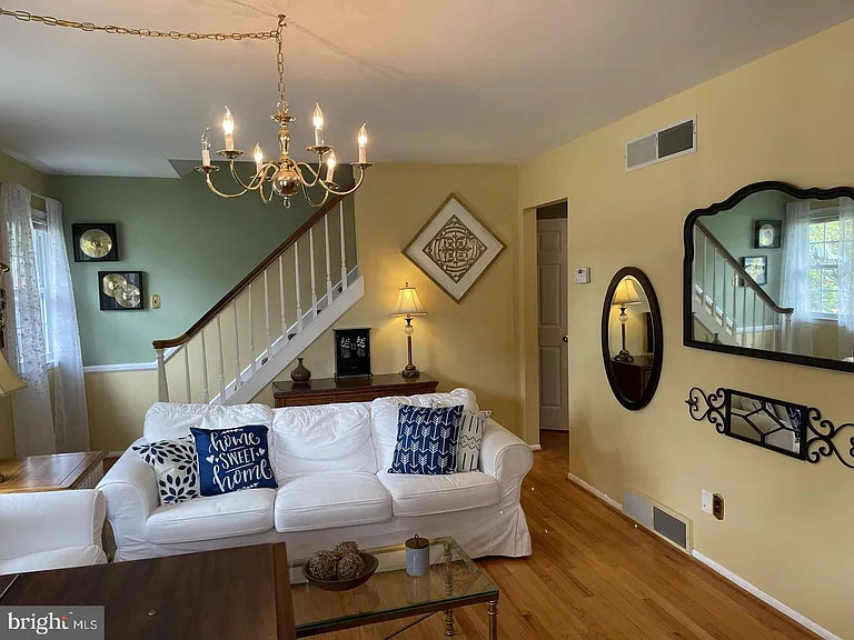 507 Webb Rd — Photo 4