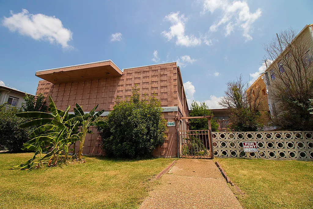 9607 Marlive Ln — Photo 1