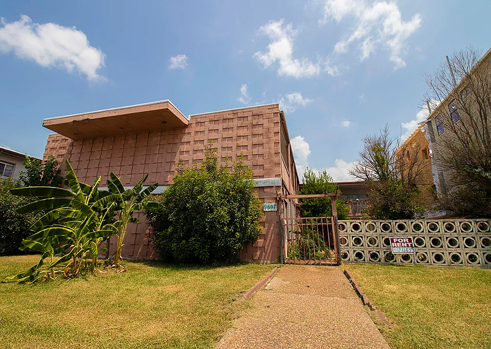 9607 Marlive Ln
