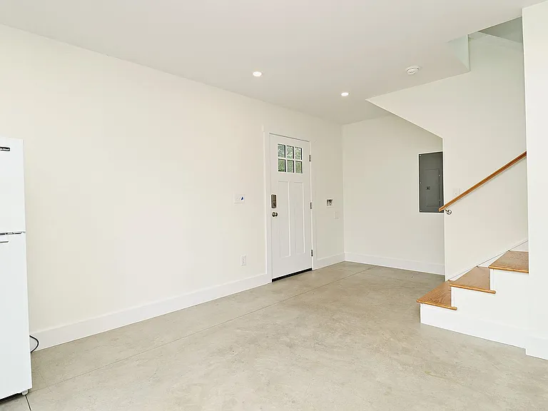 513 12th St NW #B — Photo 6