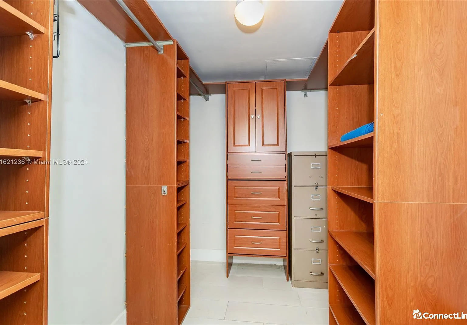 2 bed, 2.0 bath, $5,000 — Photo 4