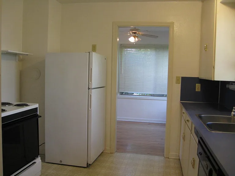 1352 NW Taylor Ave #1 — Photo 9
