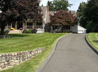 402 Georgetown Dr, Watertown, CT 06795