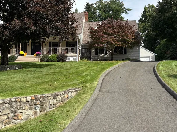 402 Georgetown Dr, Watertown, CT 06795