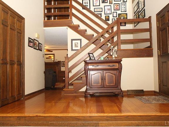 2nd image of 505 Lake Vista Dr